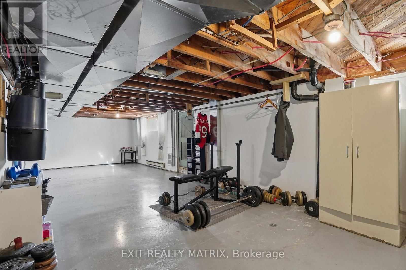 635 FRONT ROAD WEST Image 21