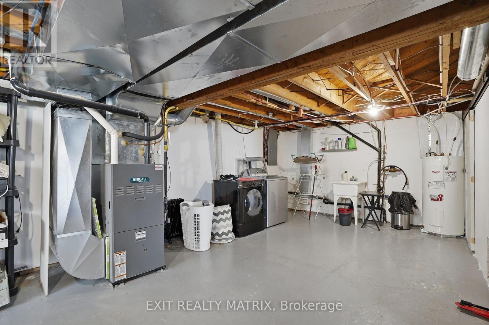 635 FRONT ROAD WEST Image 22