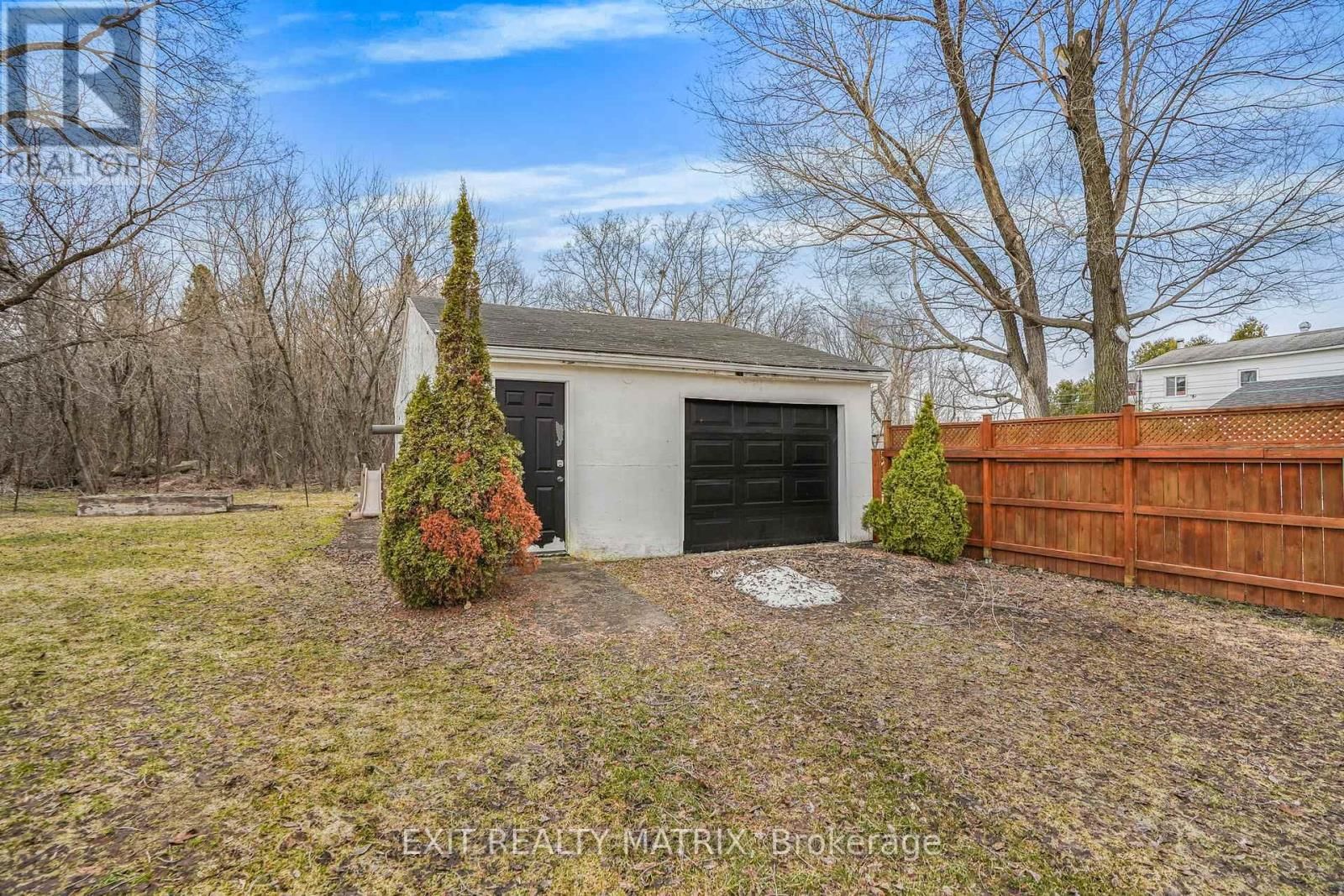 635 FRONT ROAD WEST Image 29