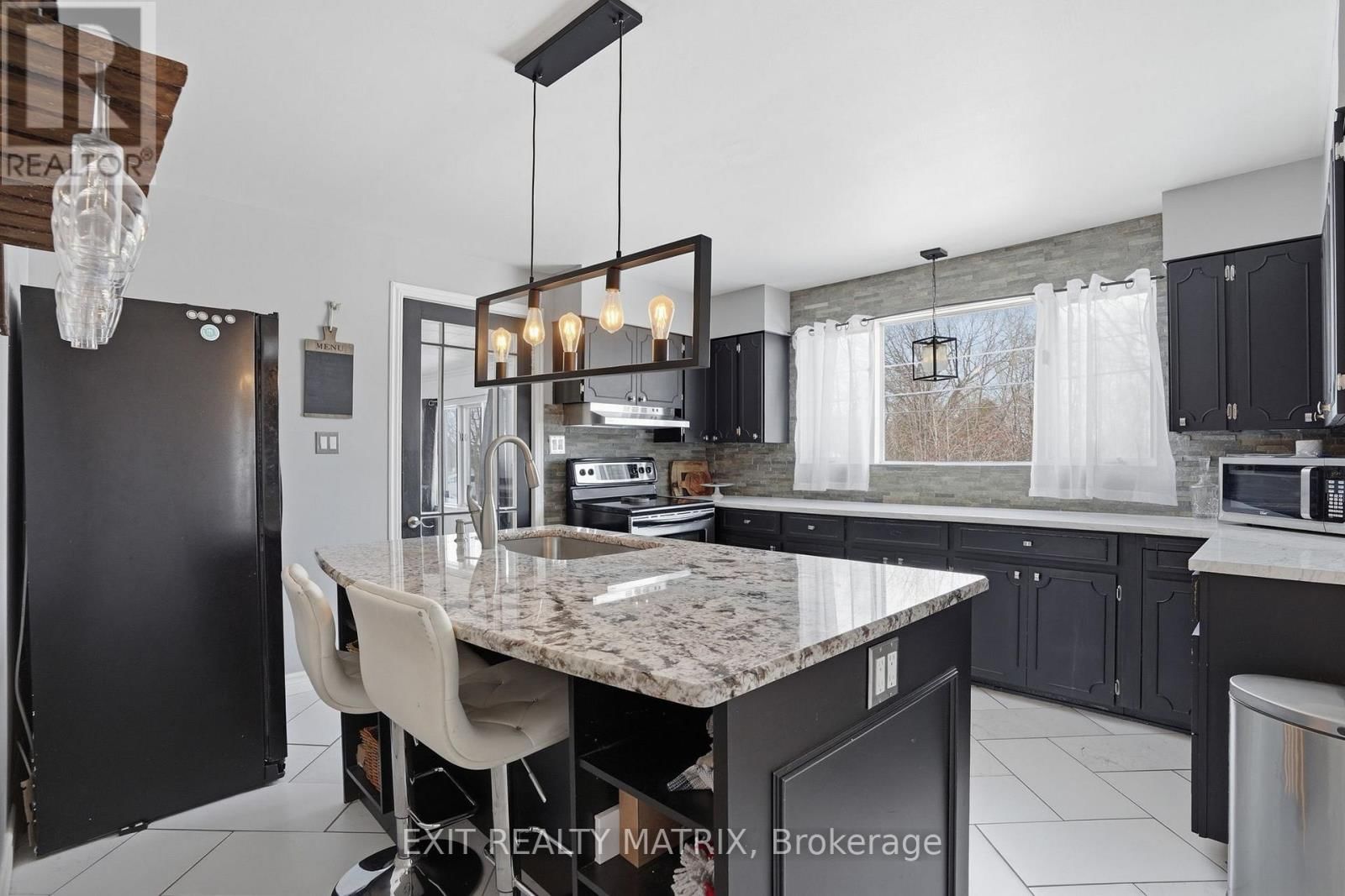 635 FRONT ROAD WEST Image 7