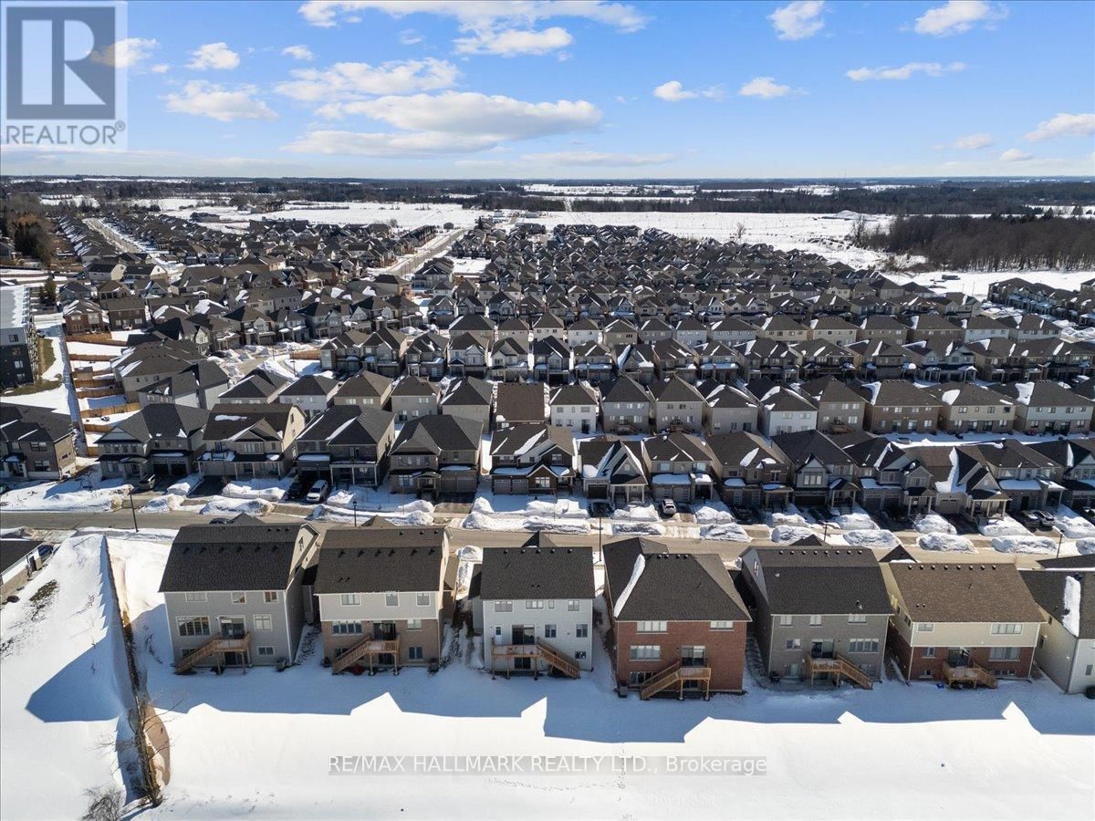 106 REA DRIVE Image 44