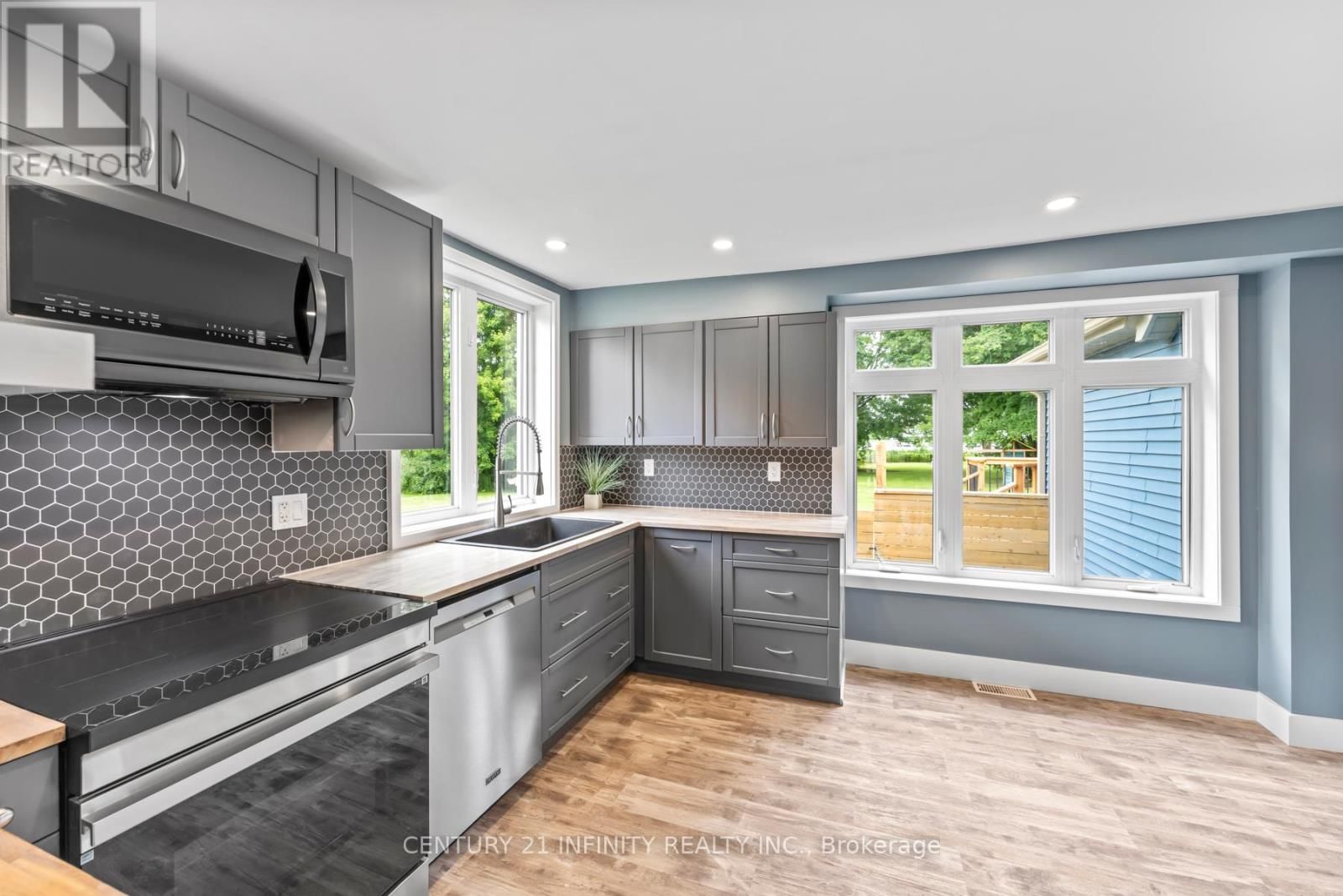 11 CAMPBELL STREET Image 24