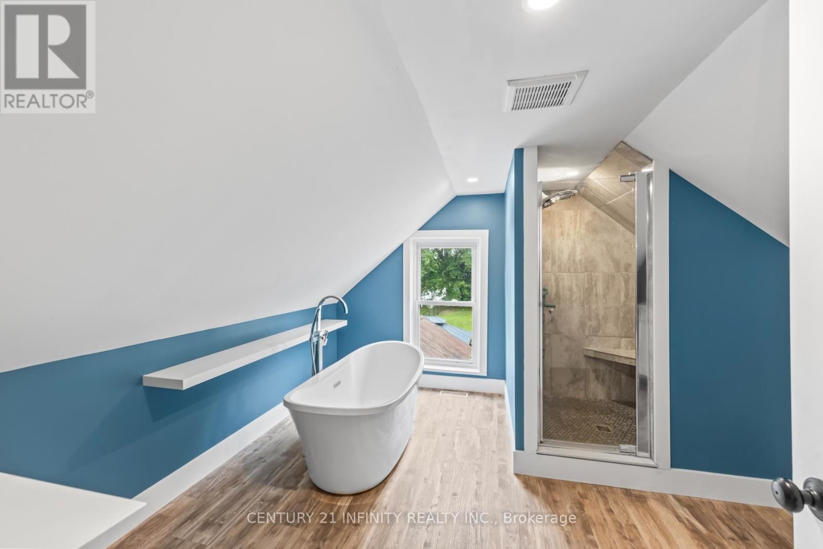 11 CAMPBELL STREET Image 45