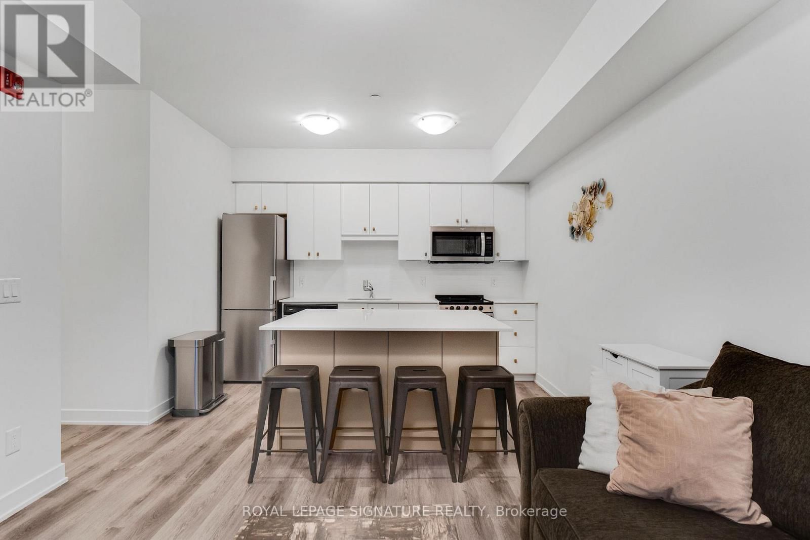 211 - 110 FERGUS AVENUE Image 15