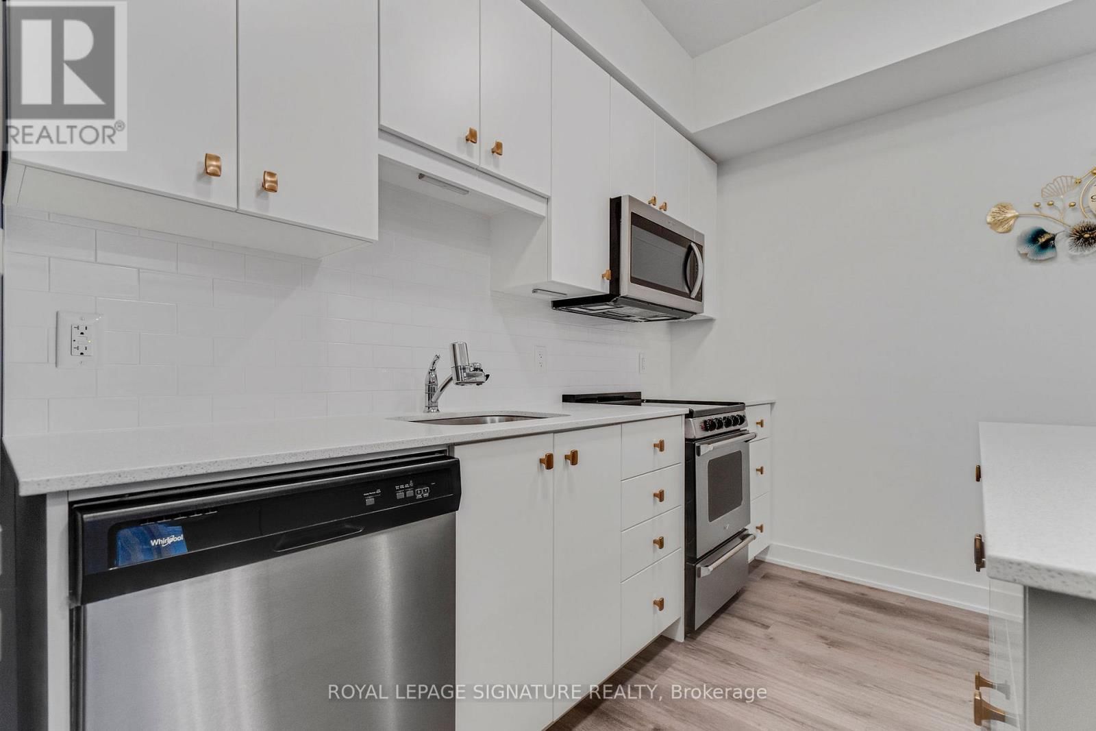 211 - 110 FERGUS AVENUE Image 17