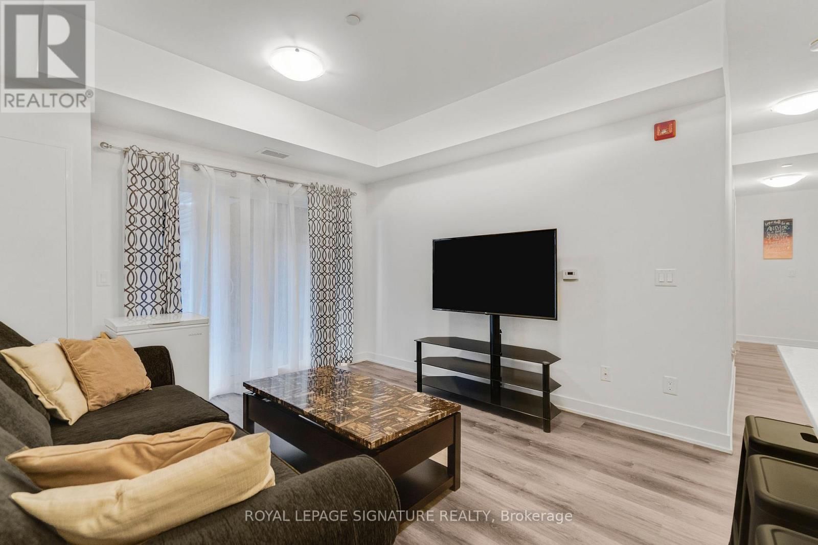 211 - 110 FERGUS AVENUE Image 18