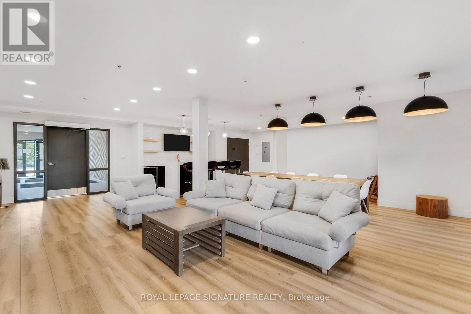 211 - 110 FERGUS AVENUE Image 31