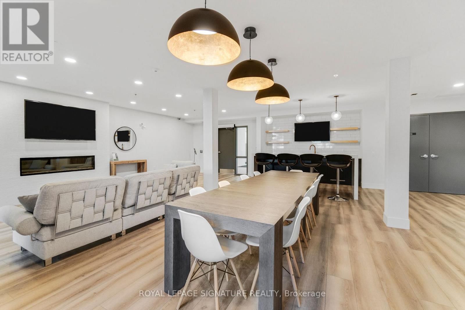 211 - 110 FERGUS AVENUE Image 32