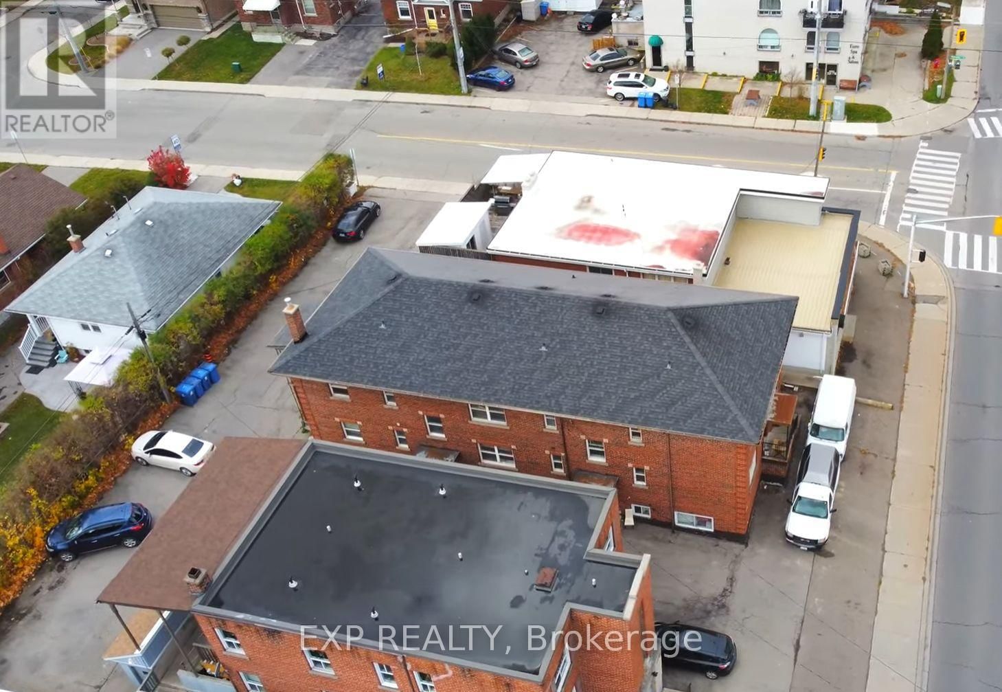 2342 KING ST E AVENUE Image 9