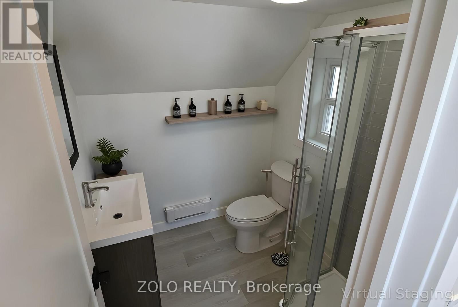 498 CHARLOTTE STREET Image 17