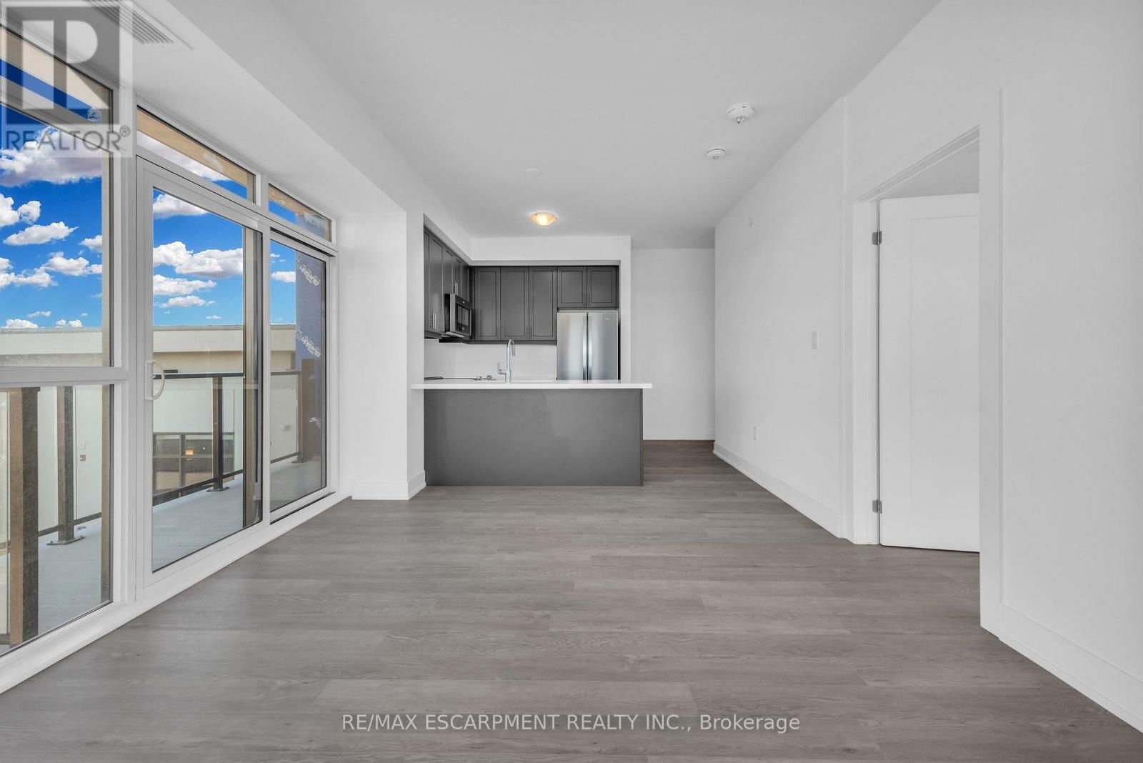 605 - 470 DUNDAS STREET Image 13