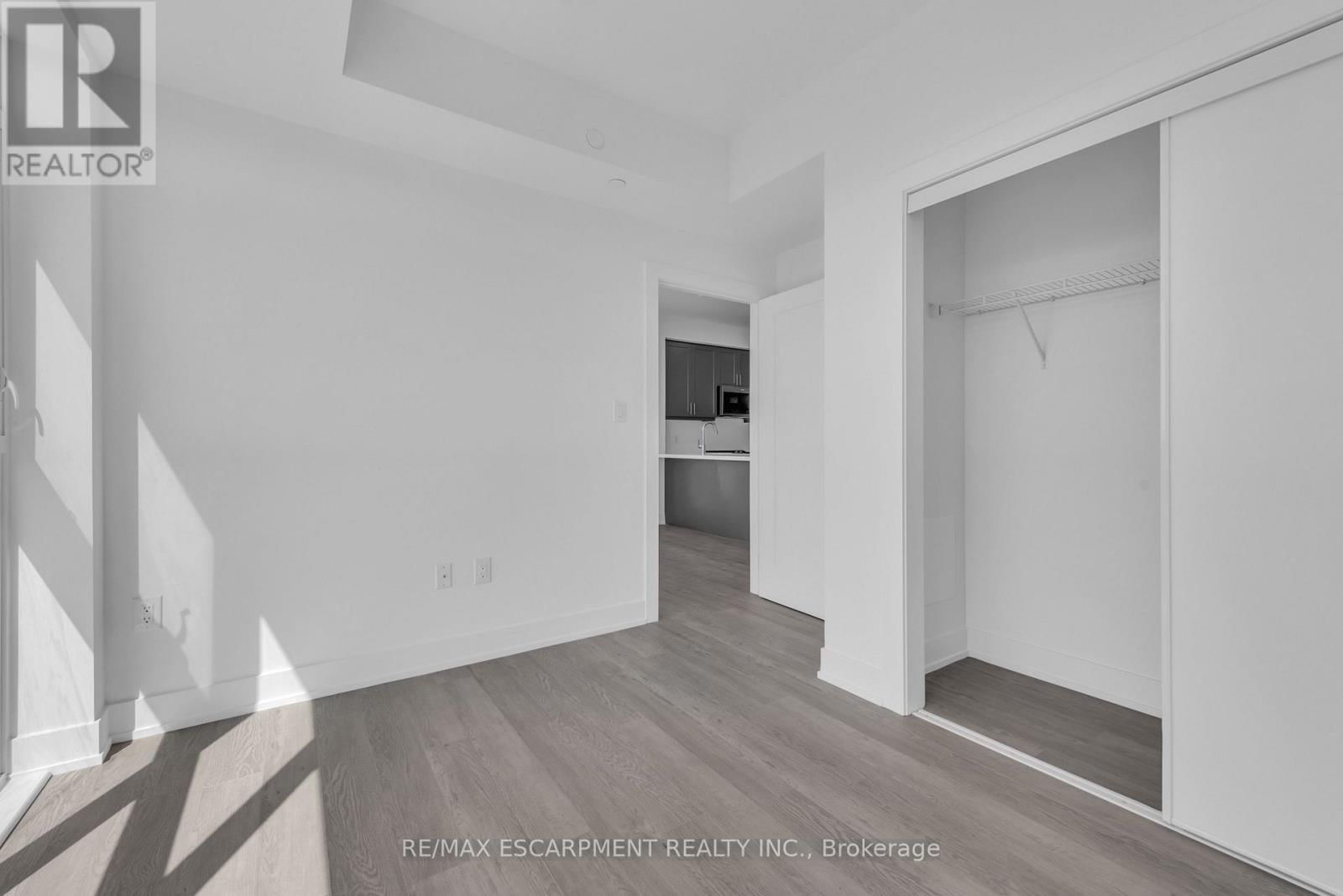 605 - 470 DUNDAS STREET Image 16