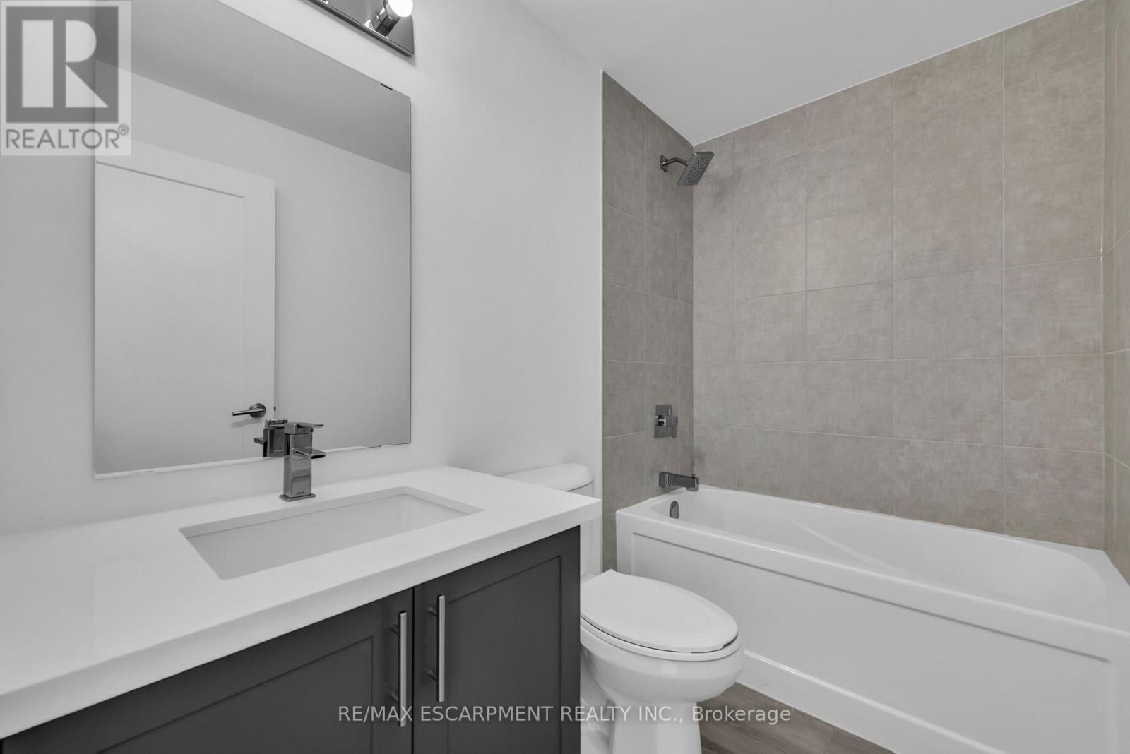 605 - 470 DUNDAS STREET Image 17