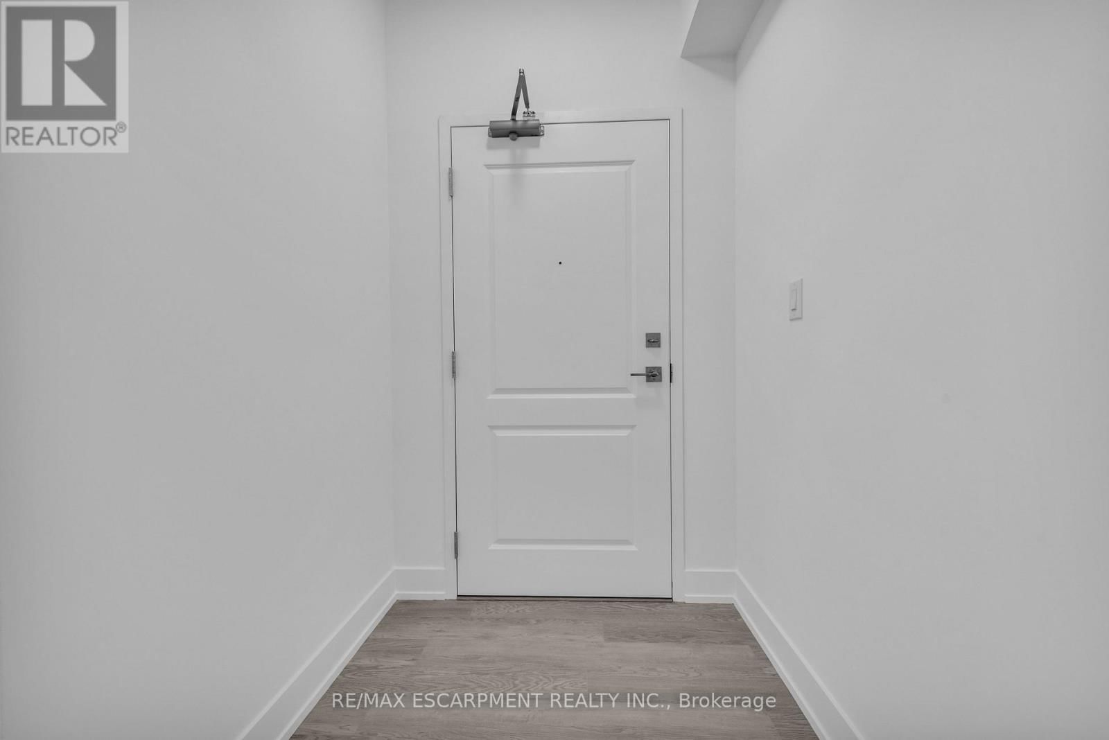 605 - 470 DUNDAS STREET Image 24