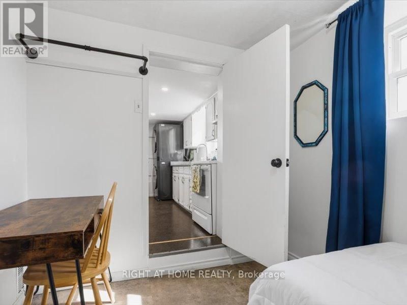 77 BEVERLY STREET Image 19