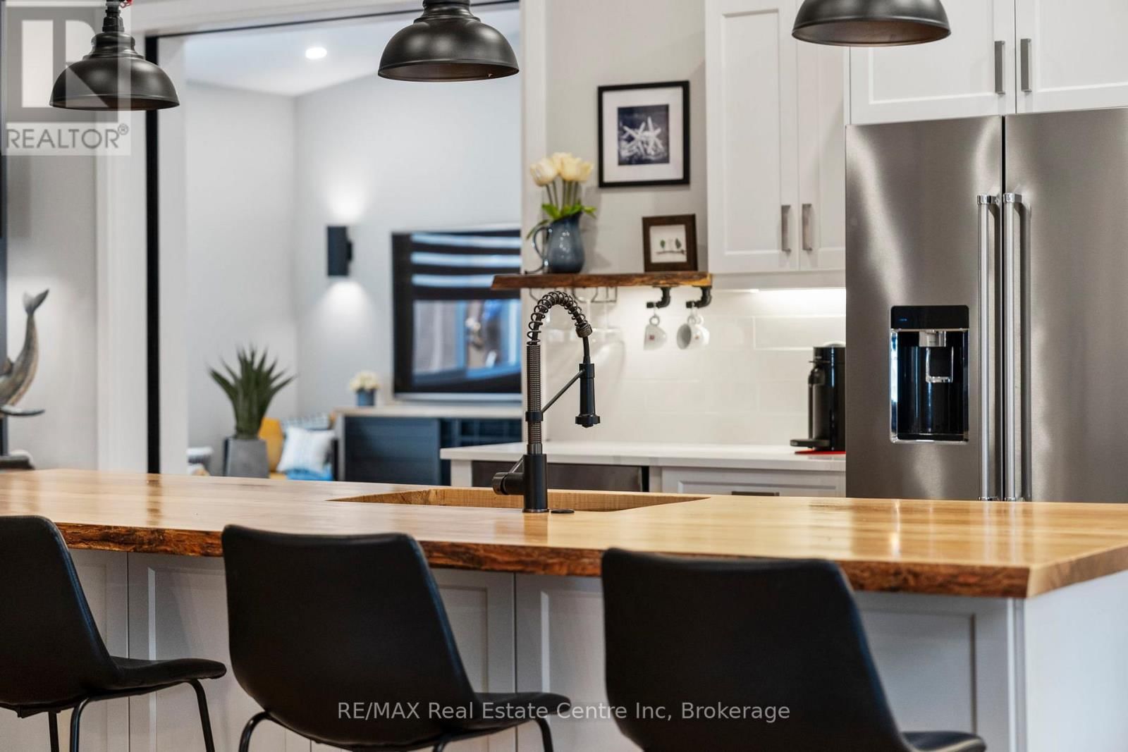 1283 SWAN STREET Image 13