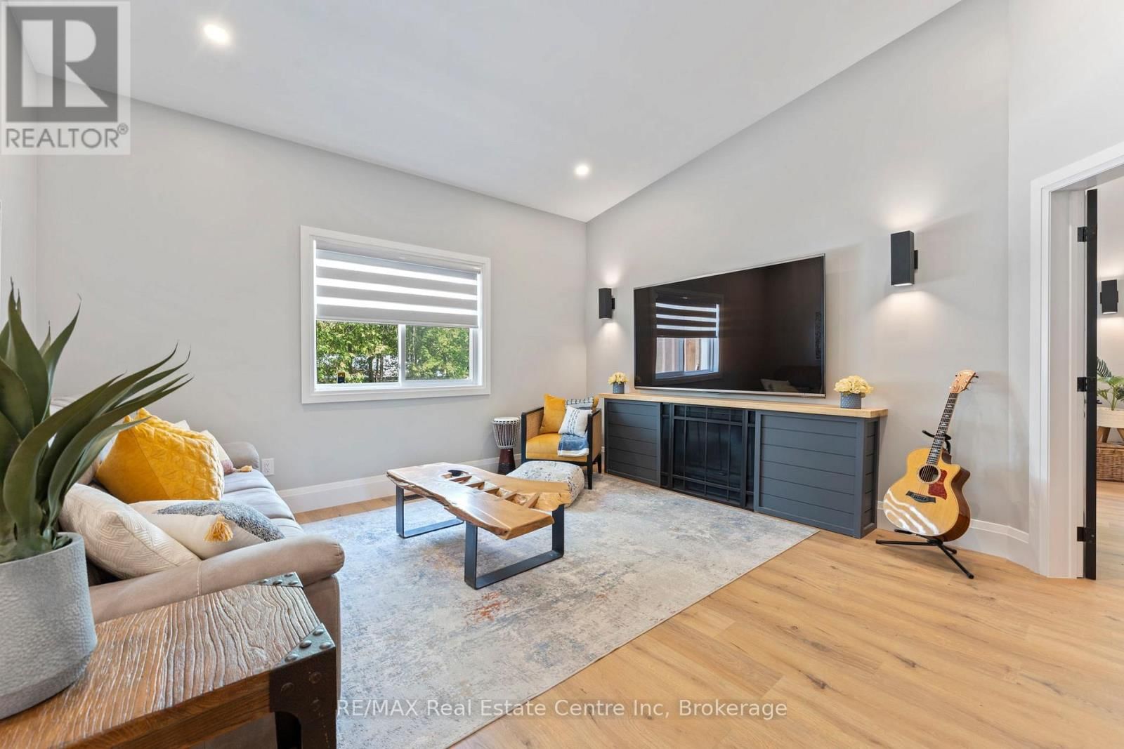 1283 SWAN STREET Image 21