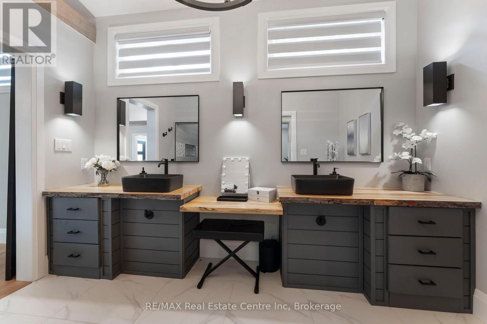 1283 SWAN STREET Image 27