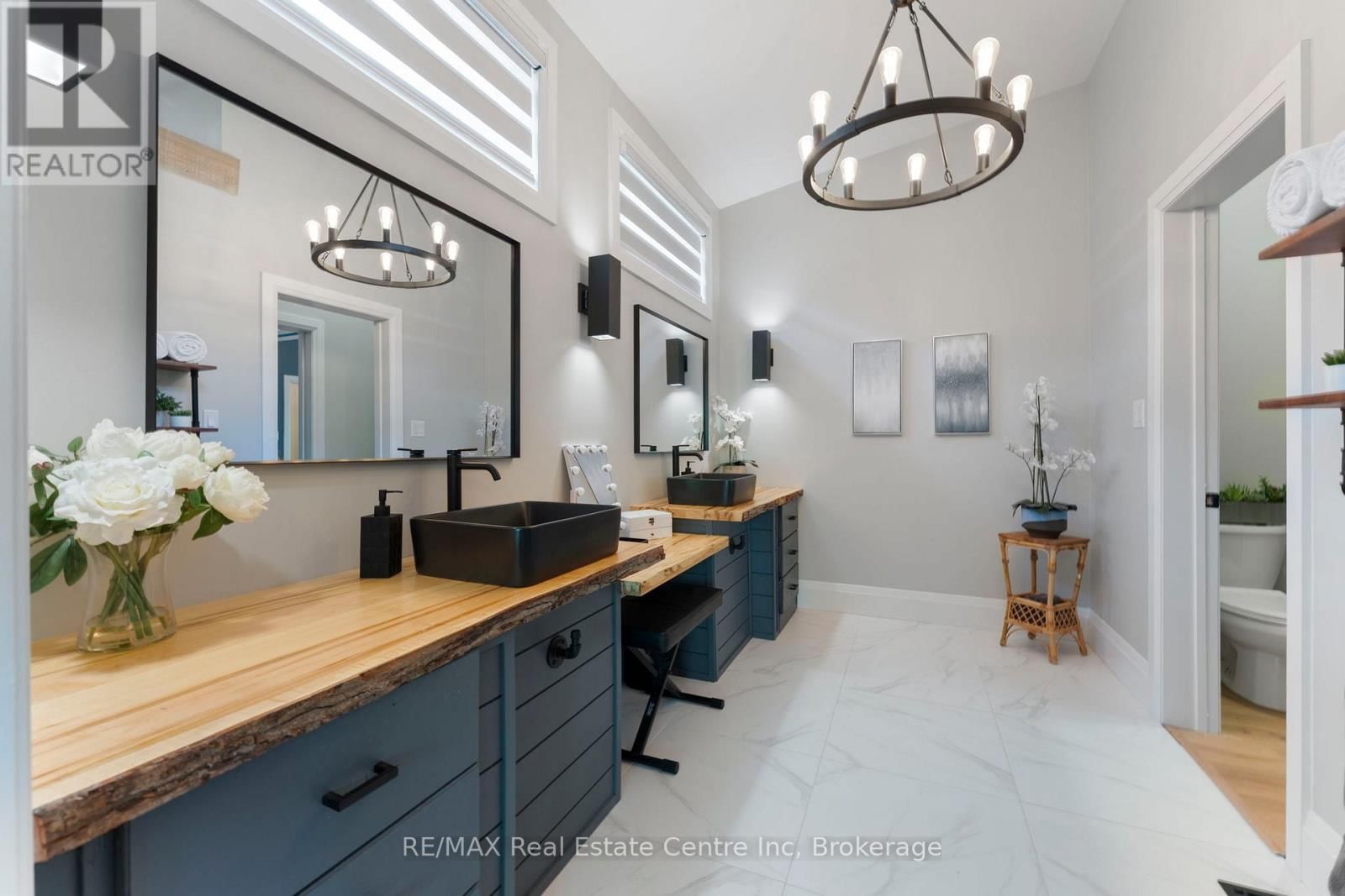 1283 SWAN STREET Image 28