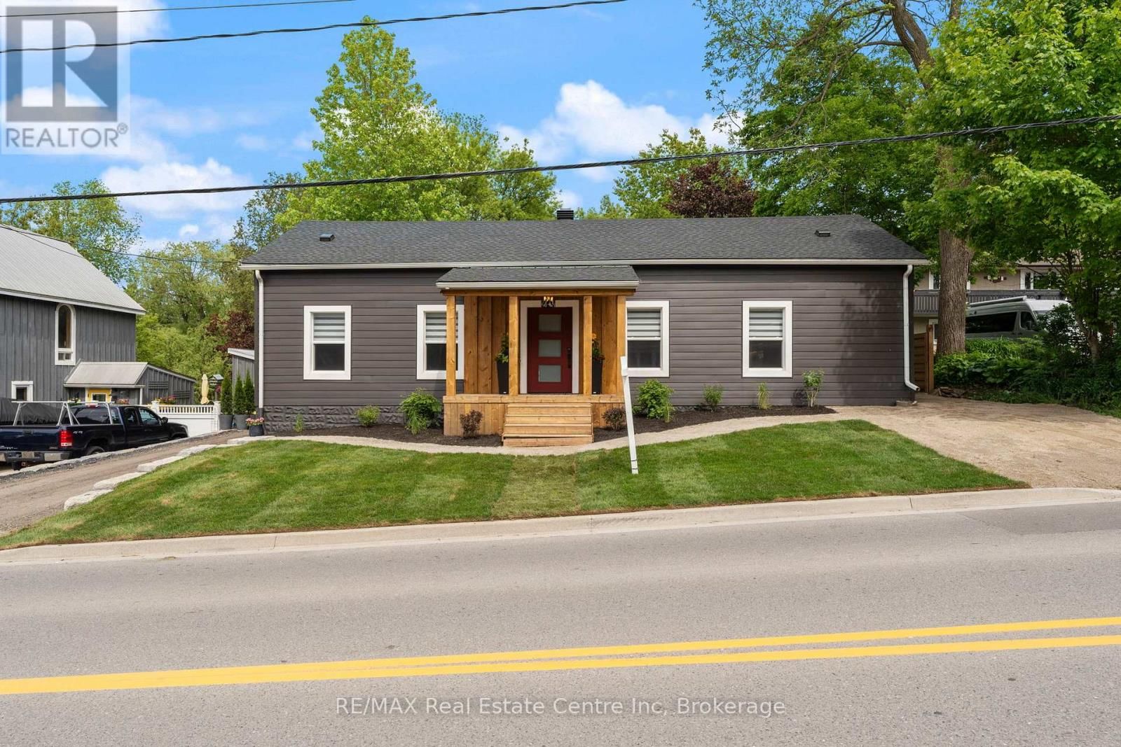 1283 SWAN STREET Image 3