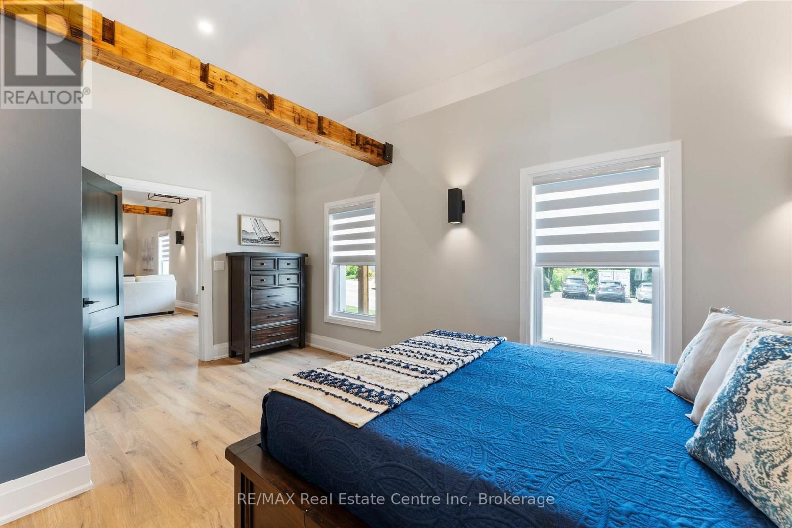 1283 SWAN STREET Image 32