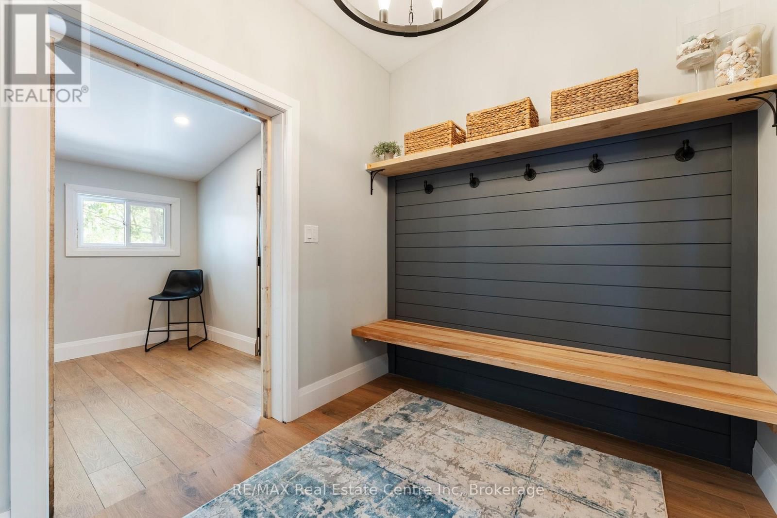 1283 SWAN STREET Image 36