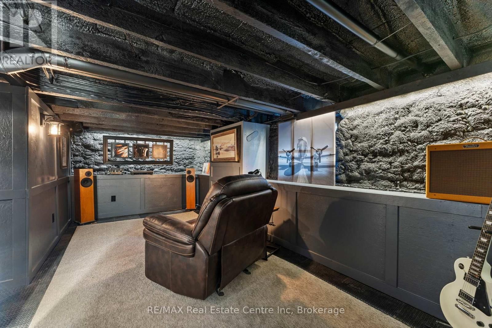 1283 SWAN STREET Image 37