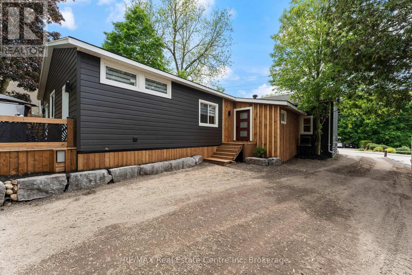 1283 SWAN STREET Image 39