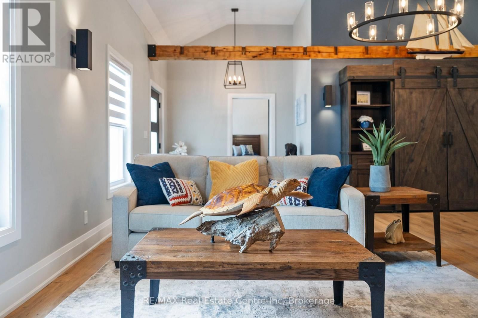 1283 SWAN STREET Image 7