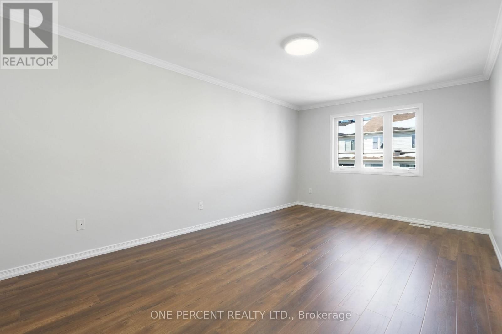 209 ROLLING MEADOW CRESCENT Image 19