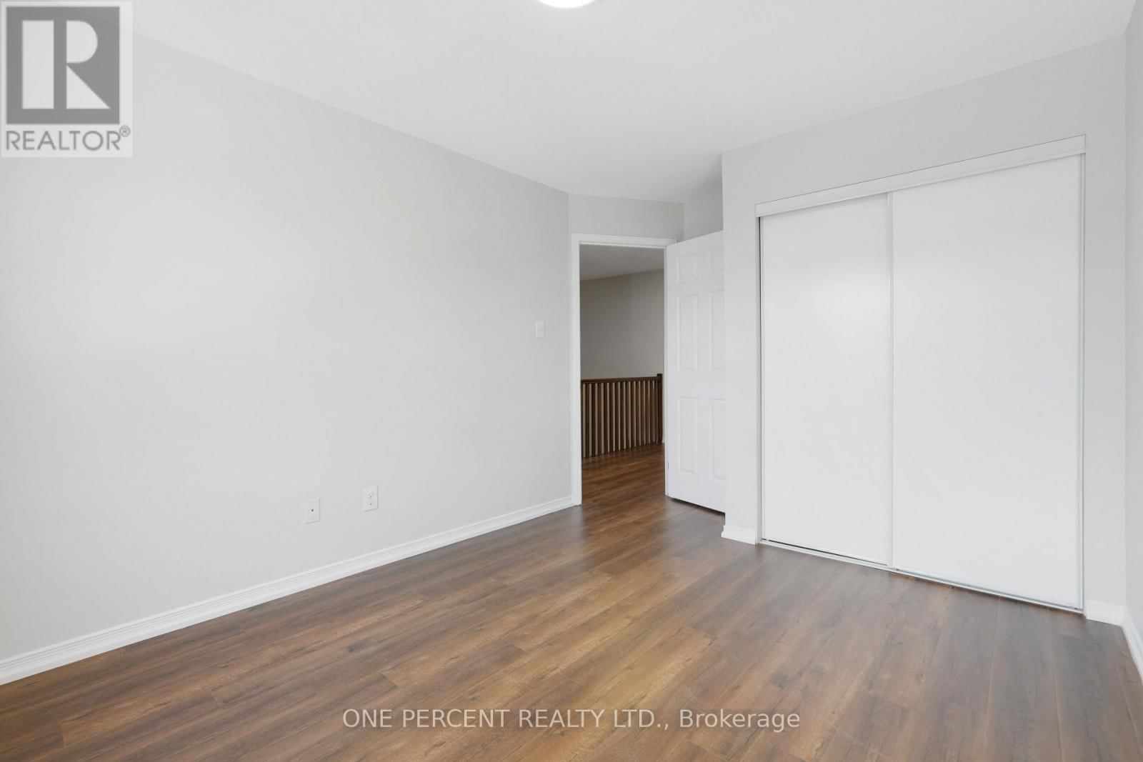 209 ROLLING MEADOW CRESCENT Image 27