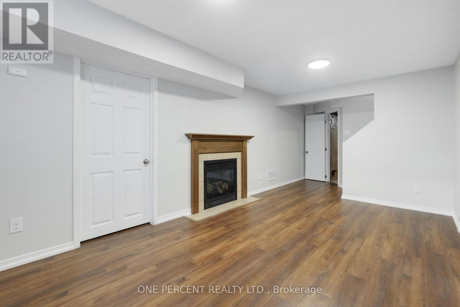 209 ROLLING MEADOW CRESCENT Image 31