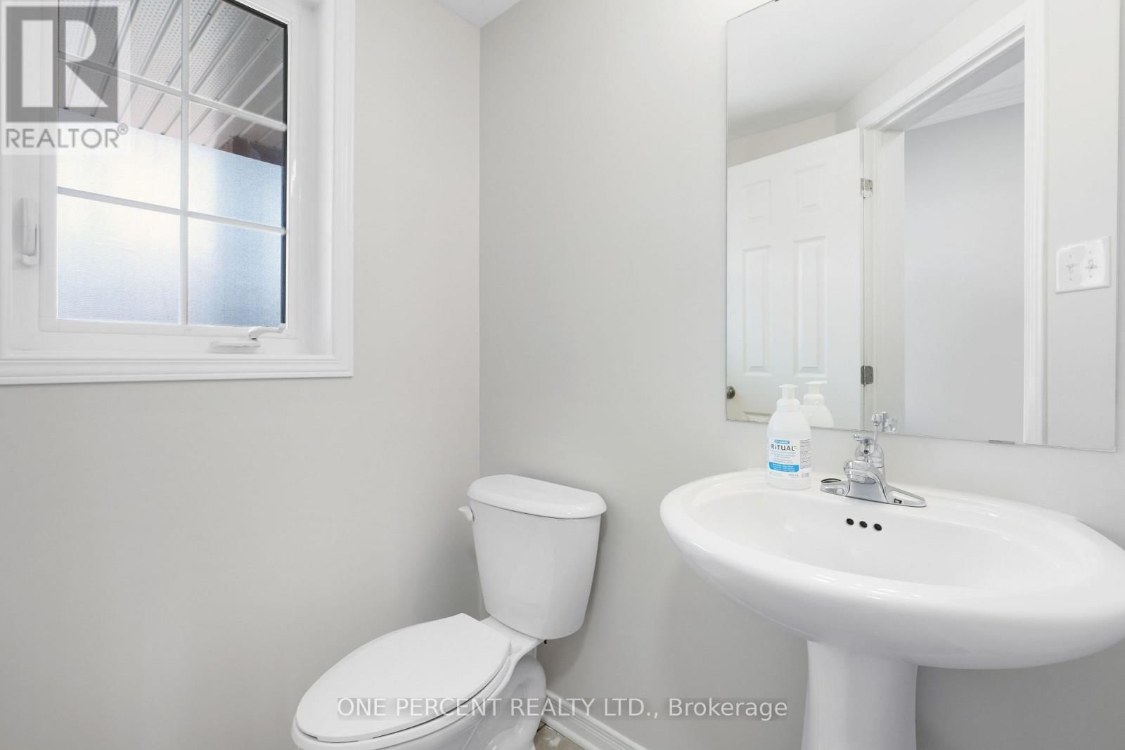 209 ROLLING MEADOW CRESCENT Image 5