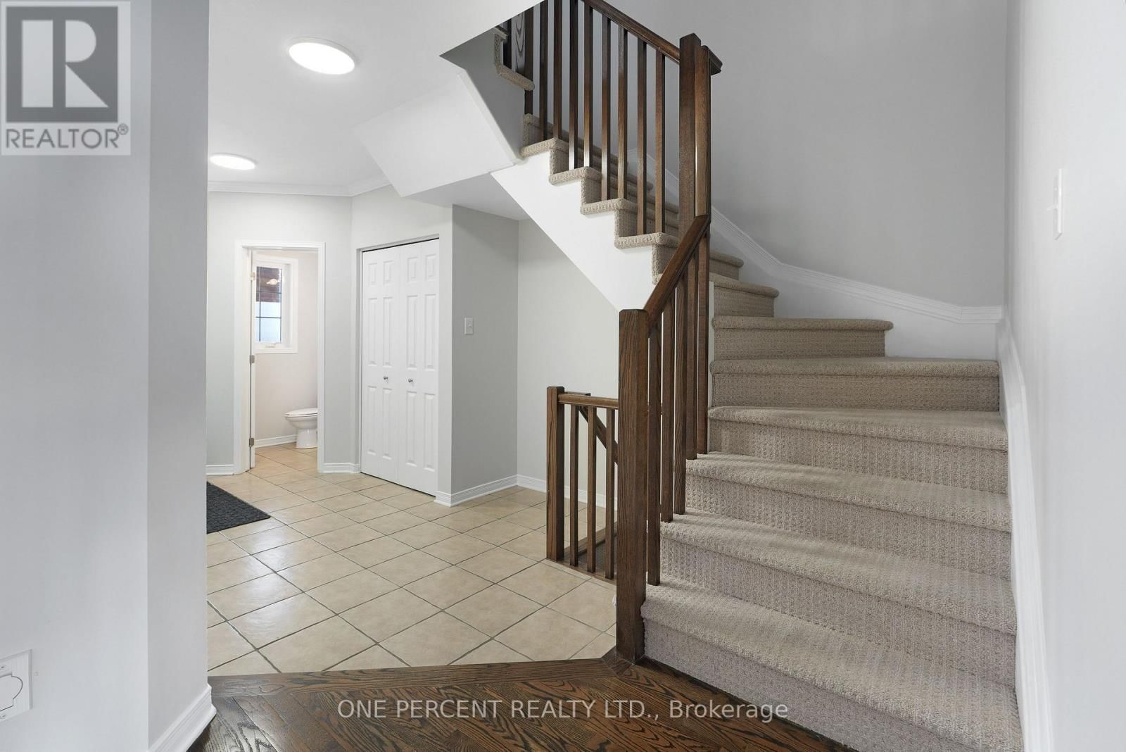 209 ROLLING MEADOW CRESCENT Image 7