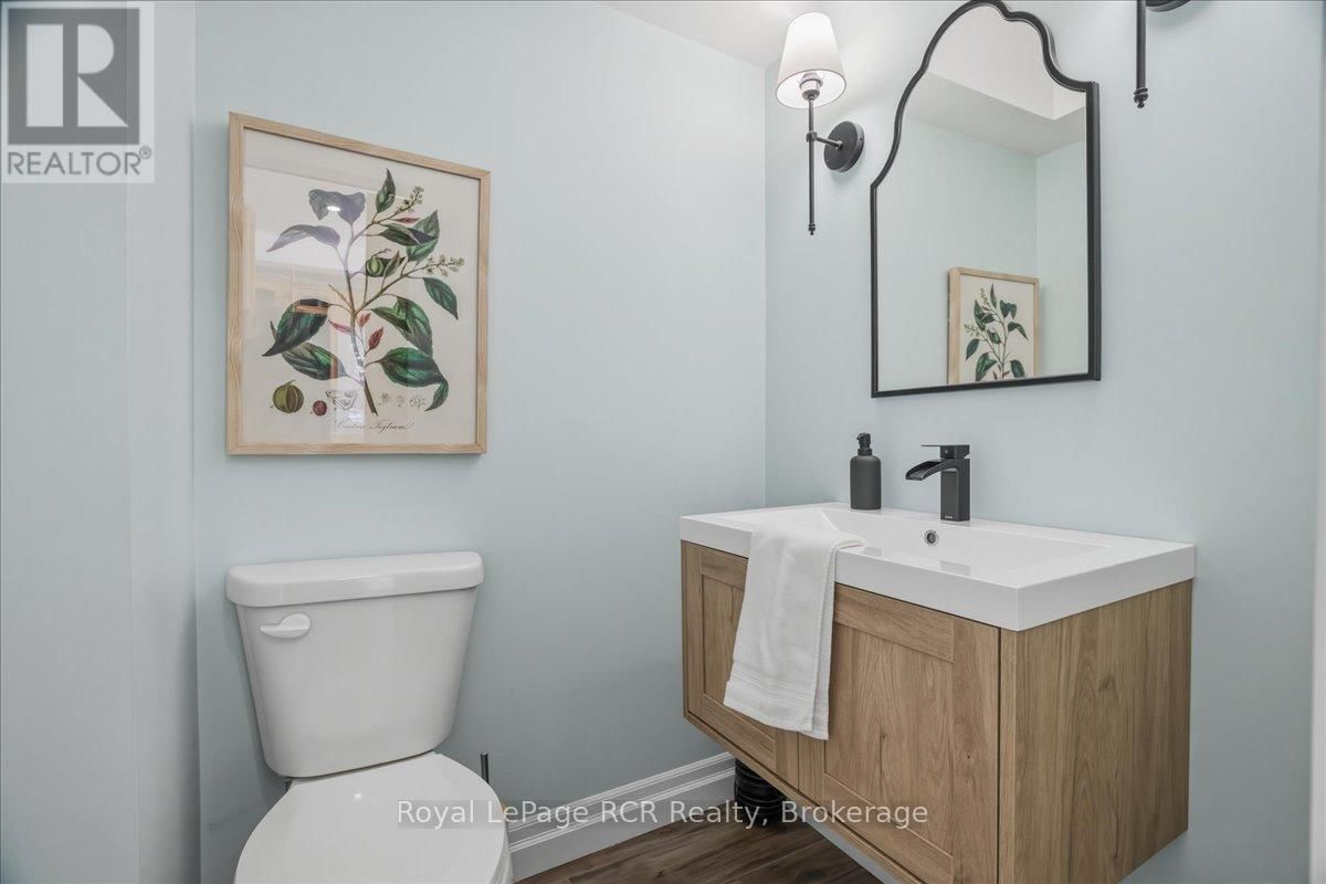 392010 GREY ROAD 109 Image 11