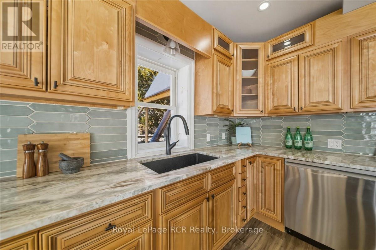 392010 GREY ROAD 109 Image 19