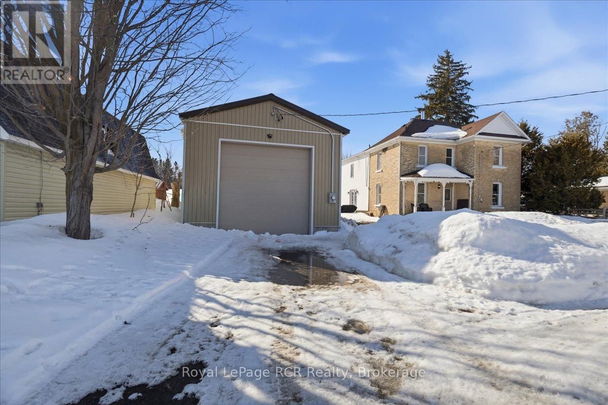 392010 GREY ROAD 109 Image 3