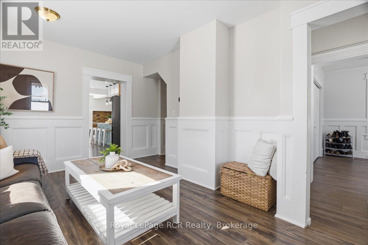 392010 GREY ROAD 109 Image 9