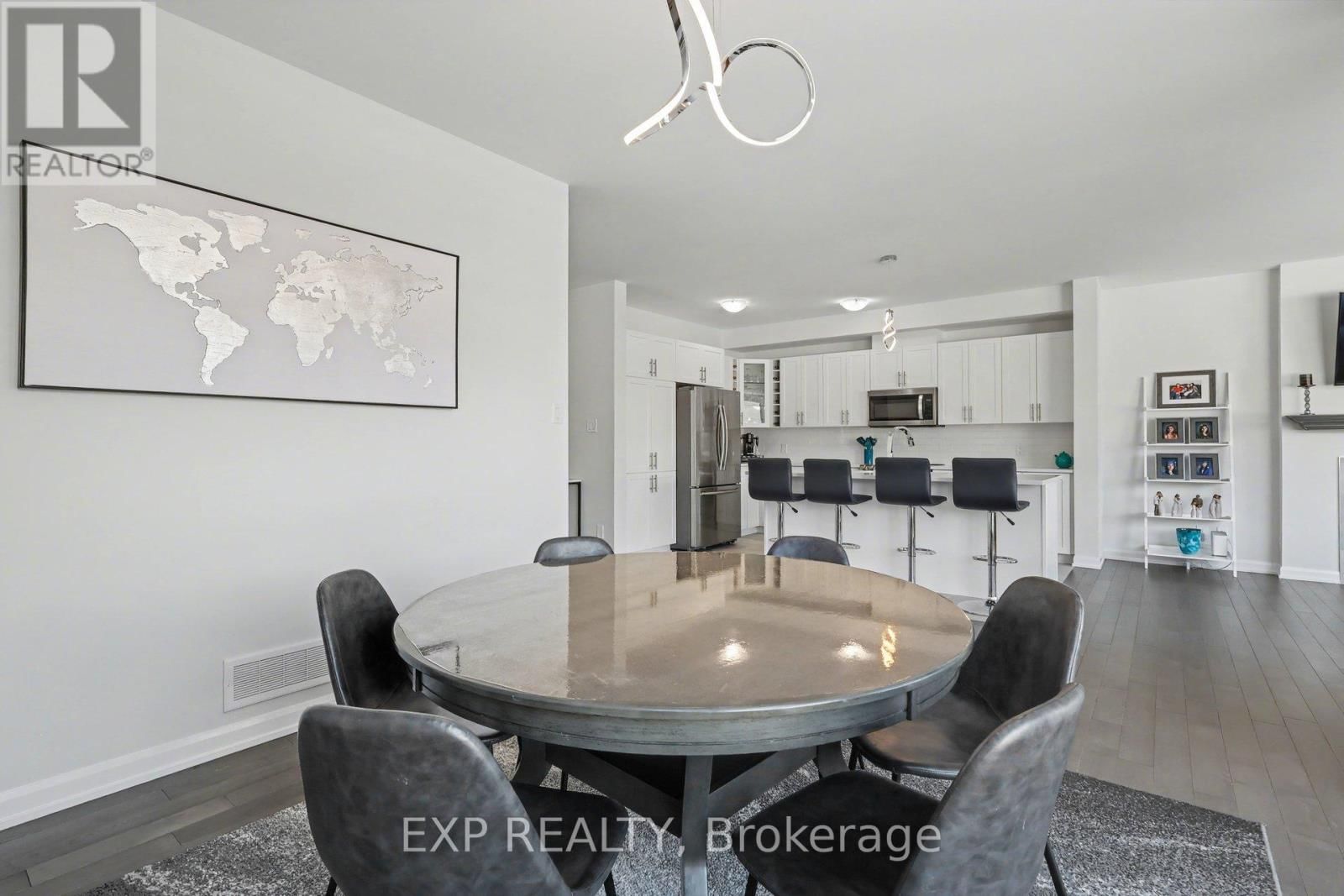 364 STERLING AVENUE Image 10