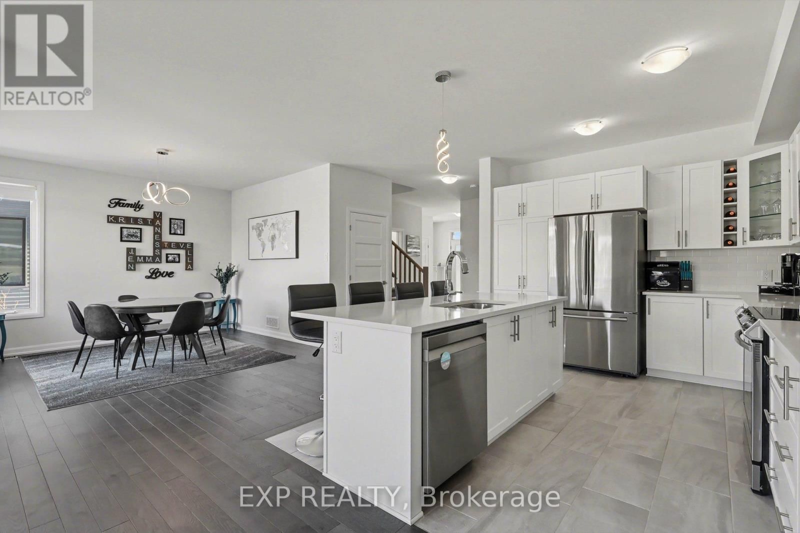 364 STERLING AVENUE Image 14