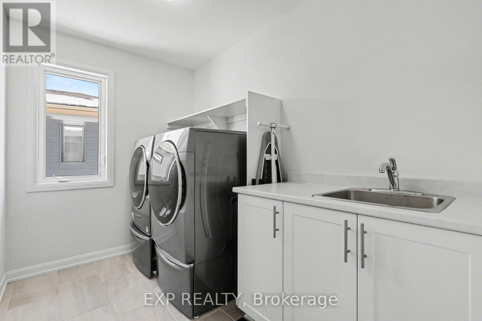 364 STERLING AVENUE Image 15