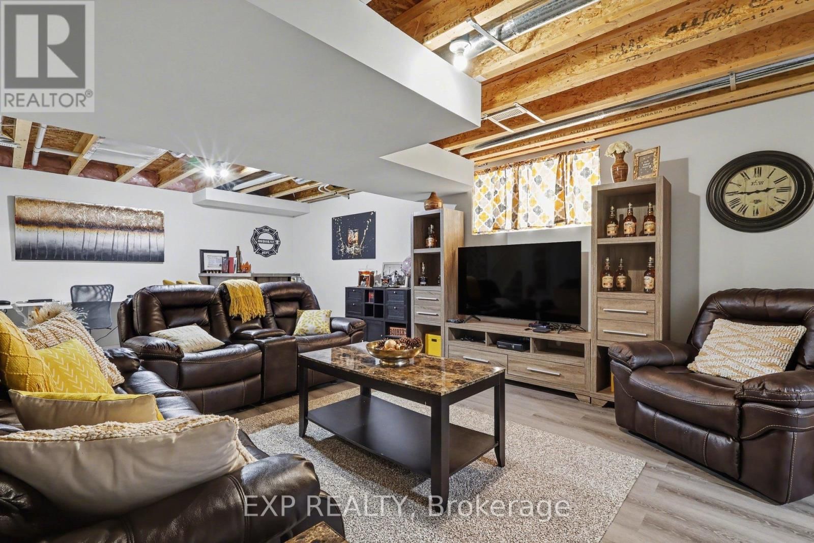 364 STERLING AVENUE Image 24