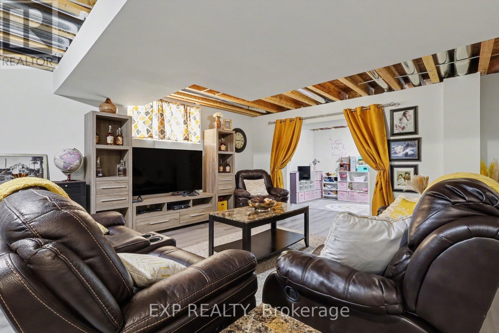 364 STERLING AVENUE Image 28