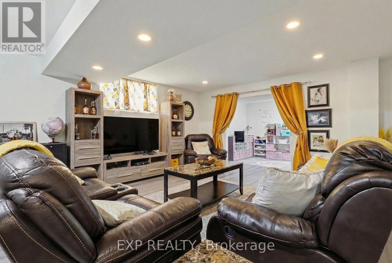 364 STERLING AVENUE Image 29