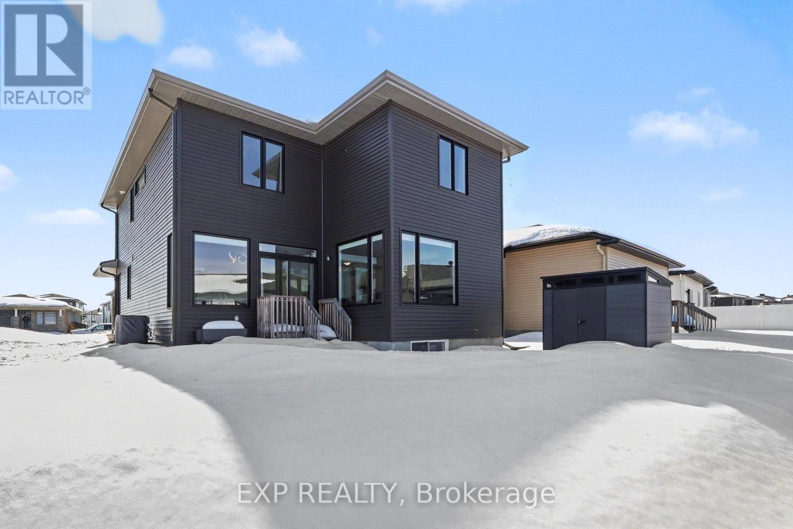 364 STERLING AVENUE Image 31