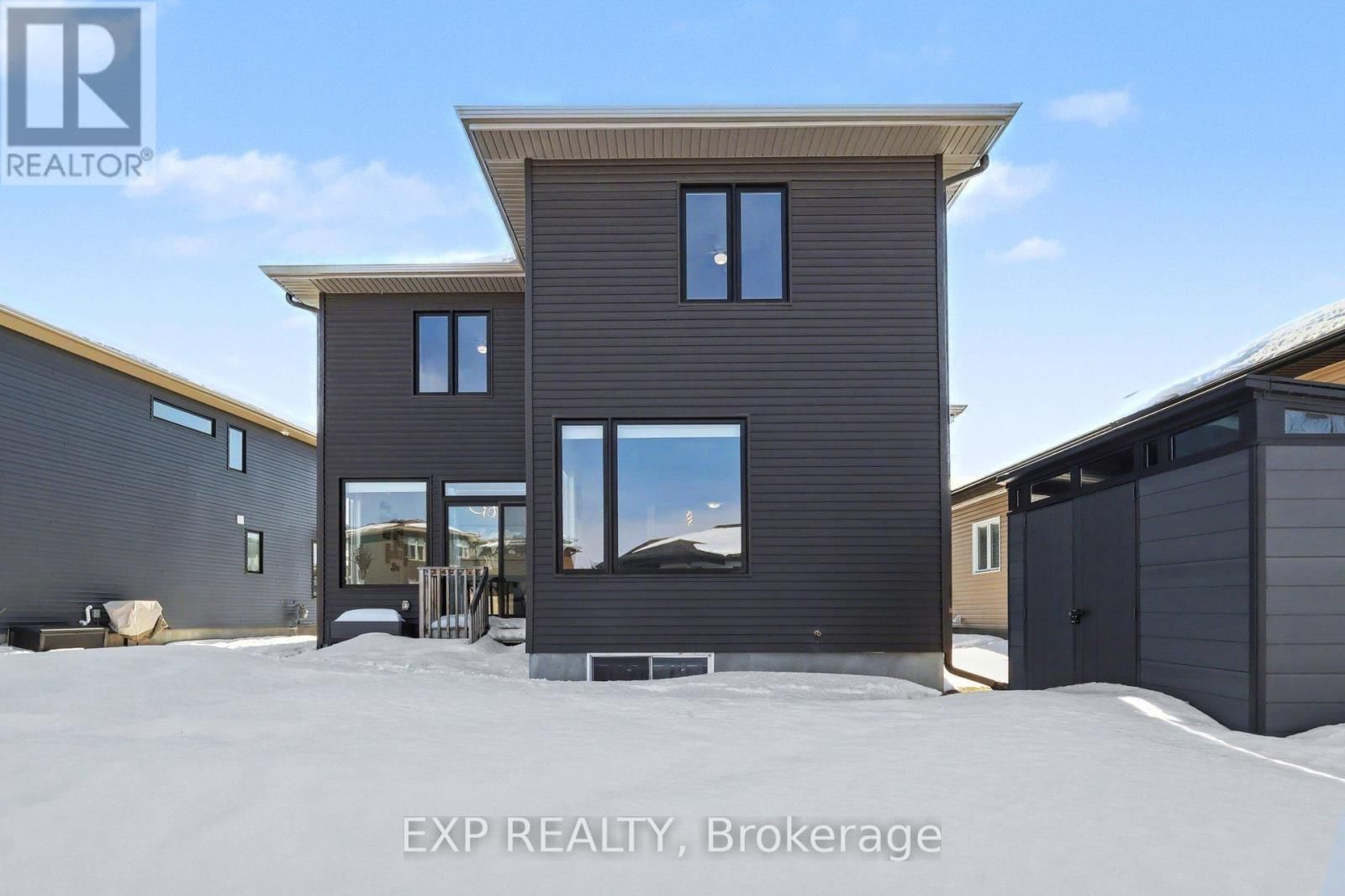 364 STERLING AVENUE Image 32