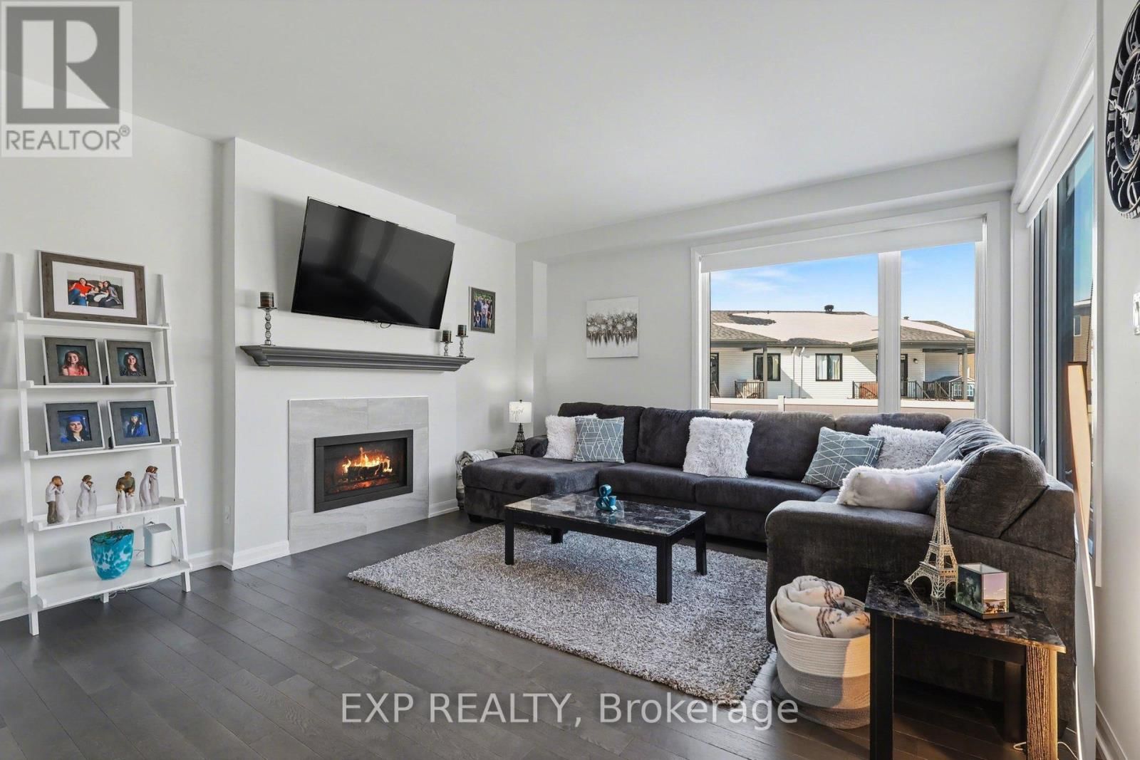 364 STERLING AVENUE Image 6