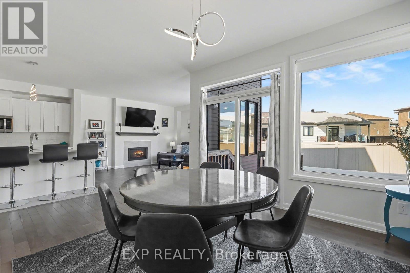 364 STERLING AVENUE Image 8