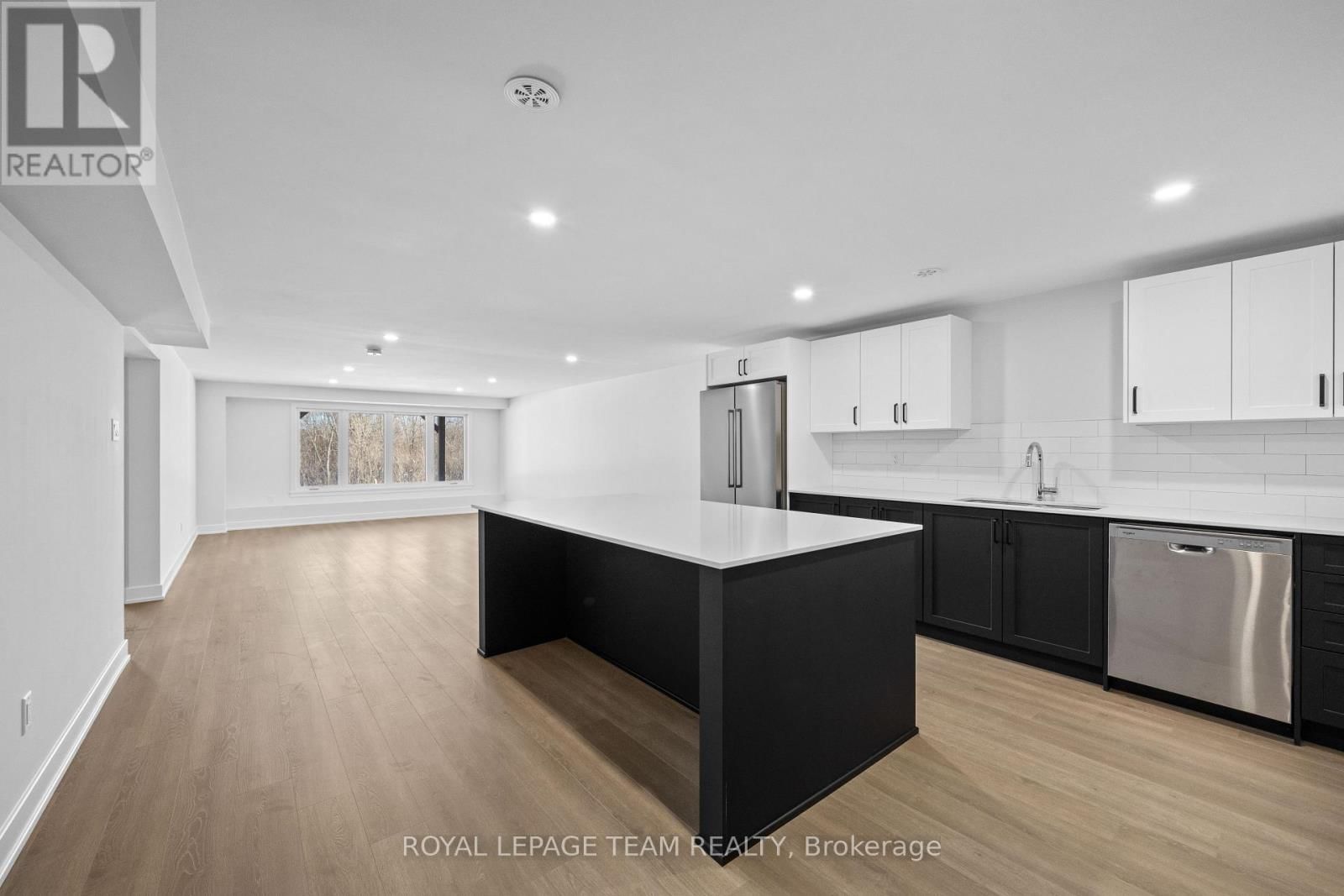 1098-1108 MOORE STREET Image 27