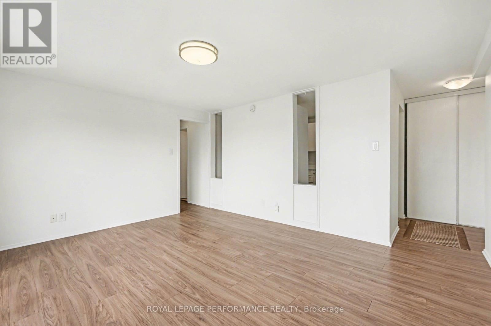 8 - 51 SUMAC STREET Image 8